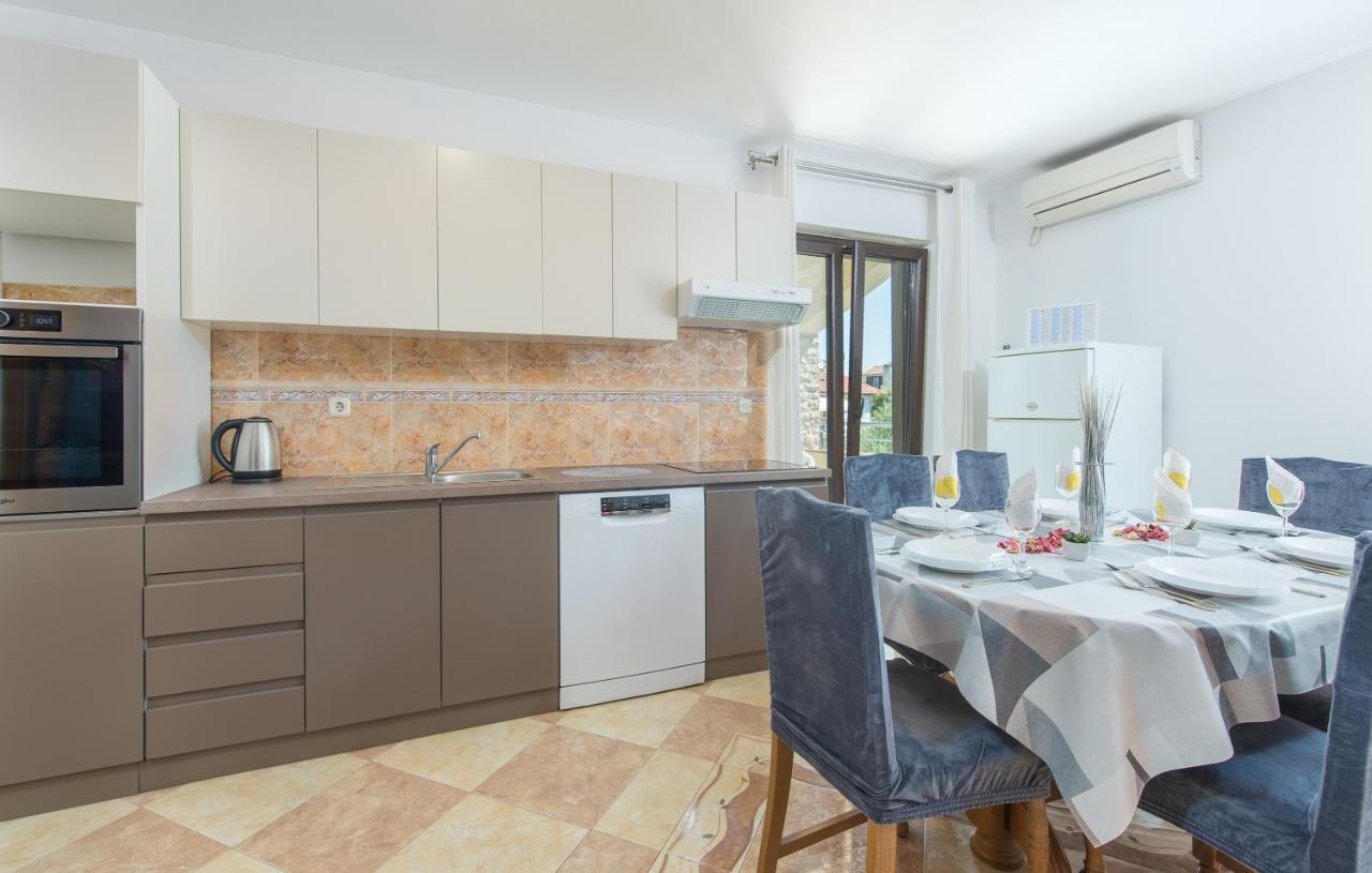 Apartmani Lorena Пореч Экстерьер фото