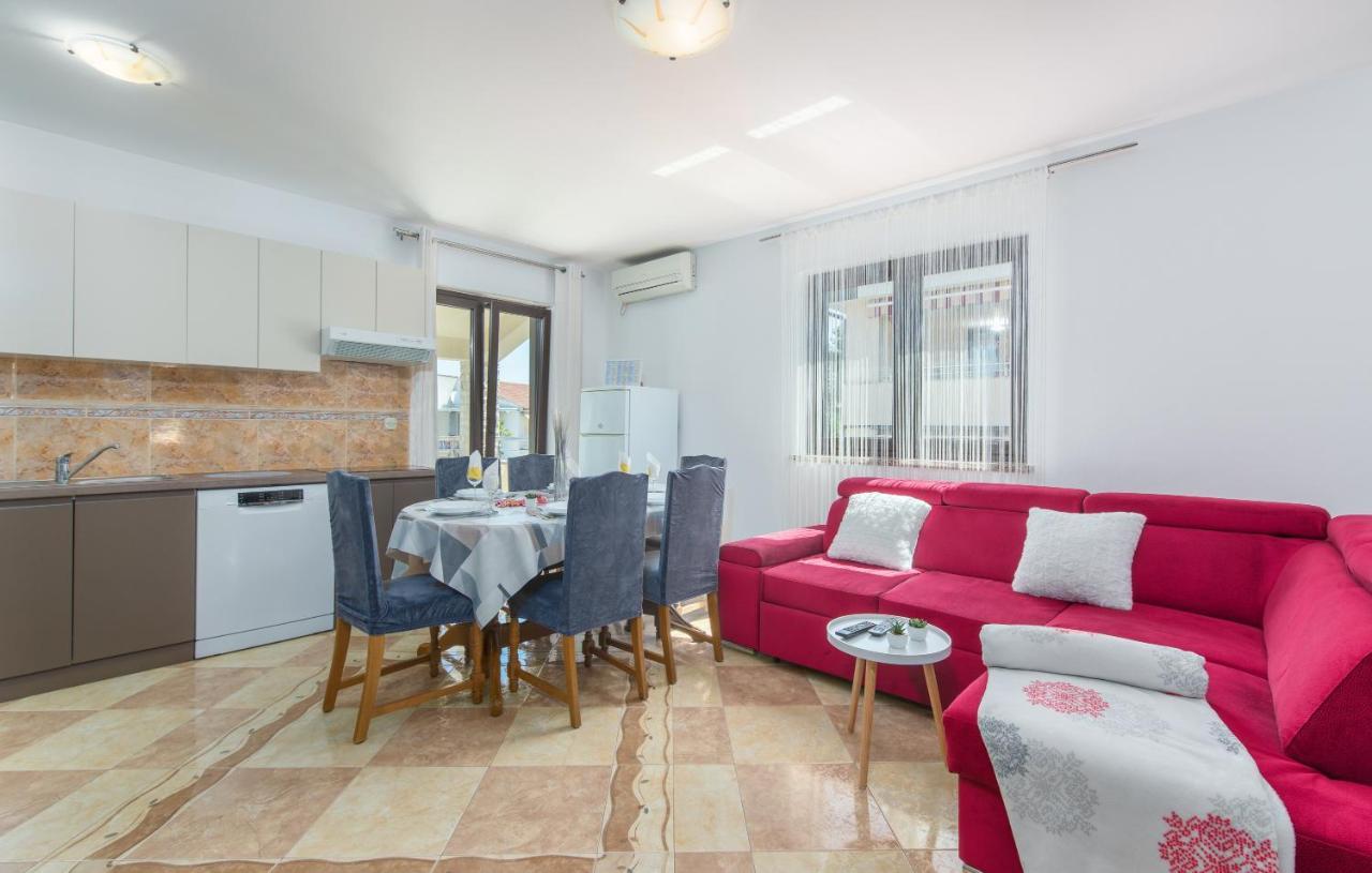 Apartmani Lorena Пореч Экстерьер фото