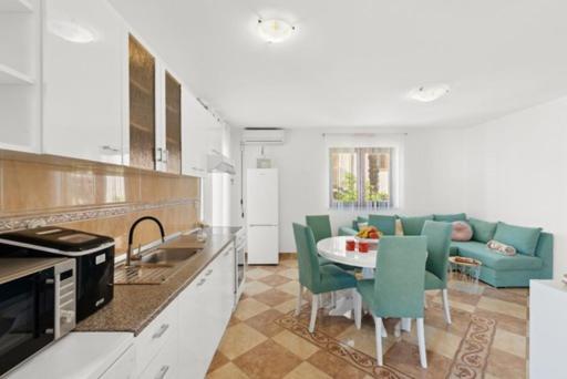 Apartmani Lorena Пореч Экстерьер фото